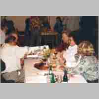 592-1088 Kreistreffen 1994 Bassum, am Tisch der Goldbacher rechts Lothar und Uschi Schlisio und Inge Grimm.jpg